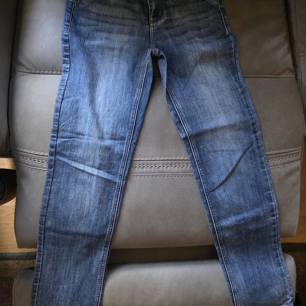 Maurices Blue Boot Cut Jeans with Classic Fading- Size 6 Long